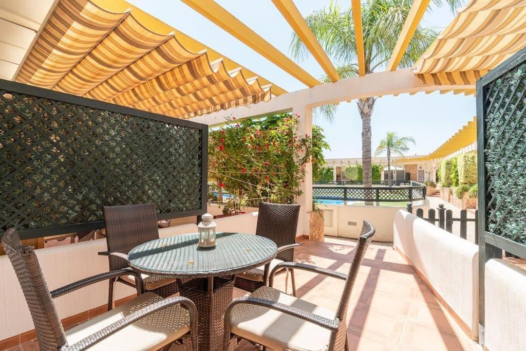 הוילה קמפואמור Magnifico Adosado Con Piscina Y Barbacoa מראה חיצוני תמונה