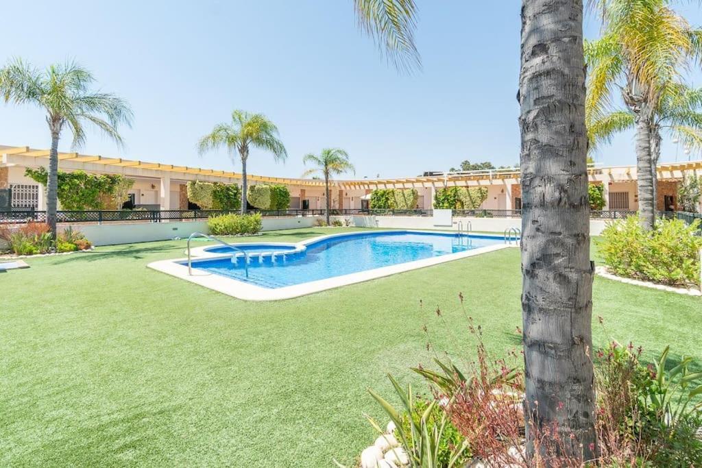 הוילה קמפואמור Magnifico Adosado Con Piscina Y Barbacoa מראה חיצוני תמונה